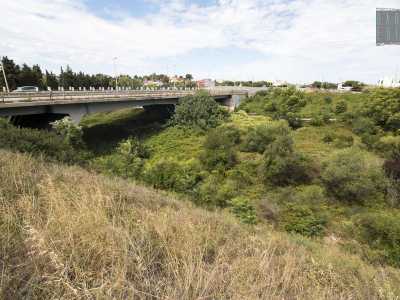 Dopo aver ammirato dall�alto il �fiume� che passa sotto la statale...